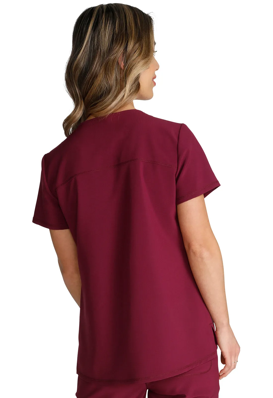 Cherokee Tuckable V-Neck Top in Wine