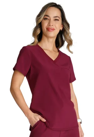 Cherokee Tuckable V-Neck Top in Wine