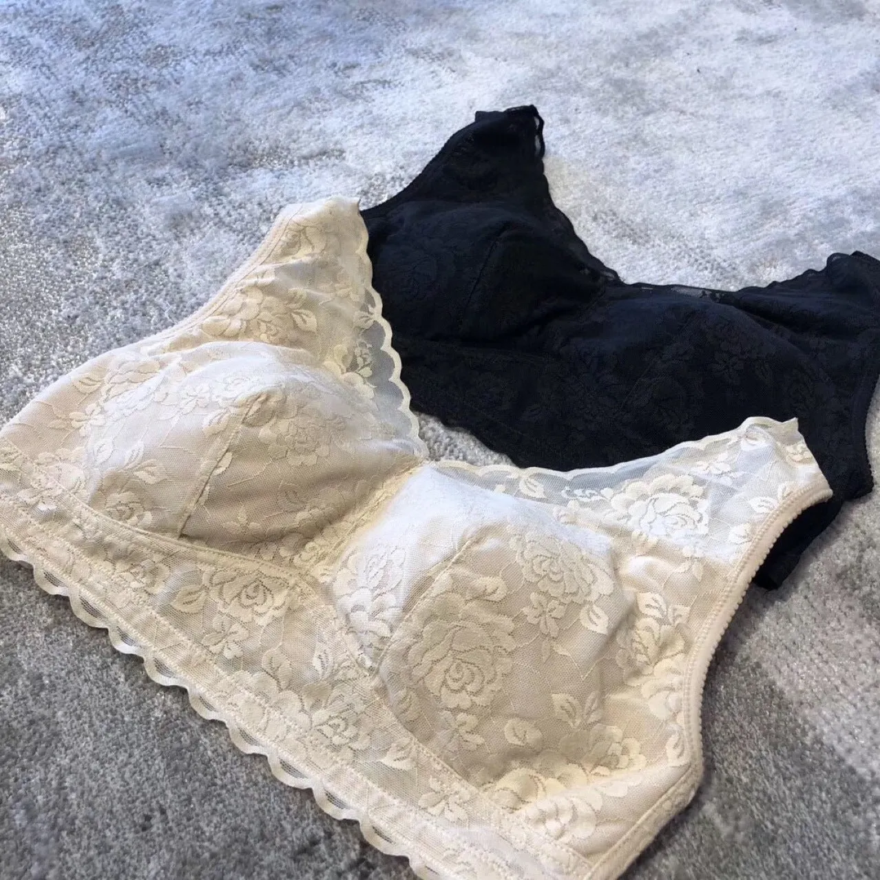 Lace V-neck Seamless Vest Bras