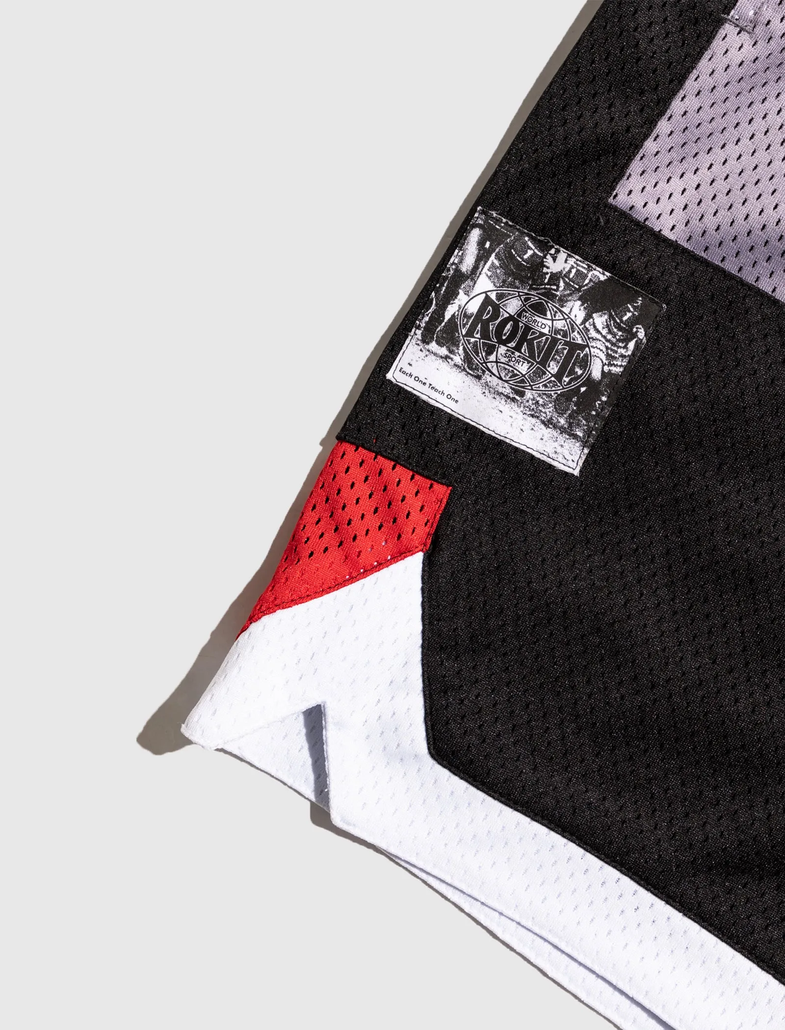 MISMATCH SHORTS