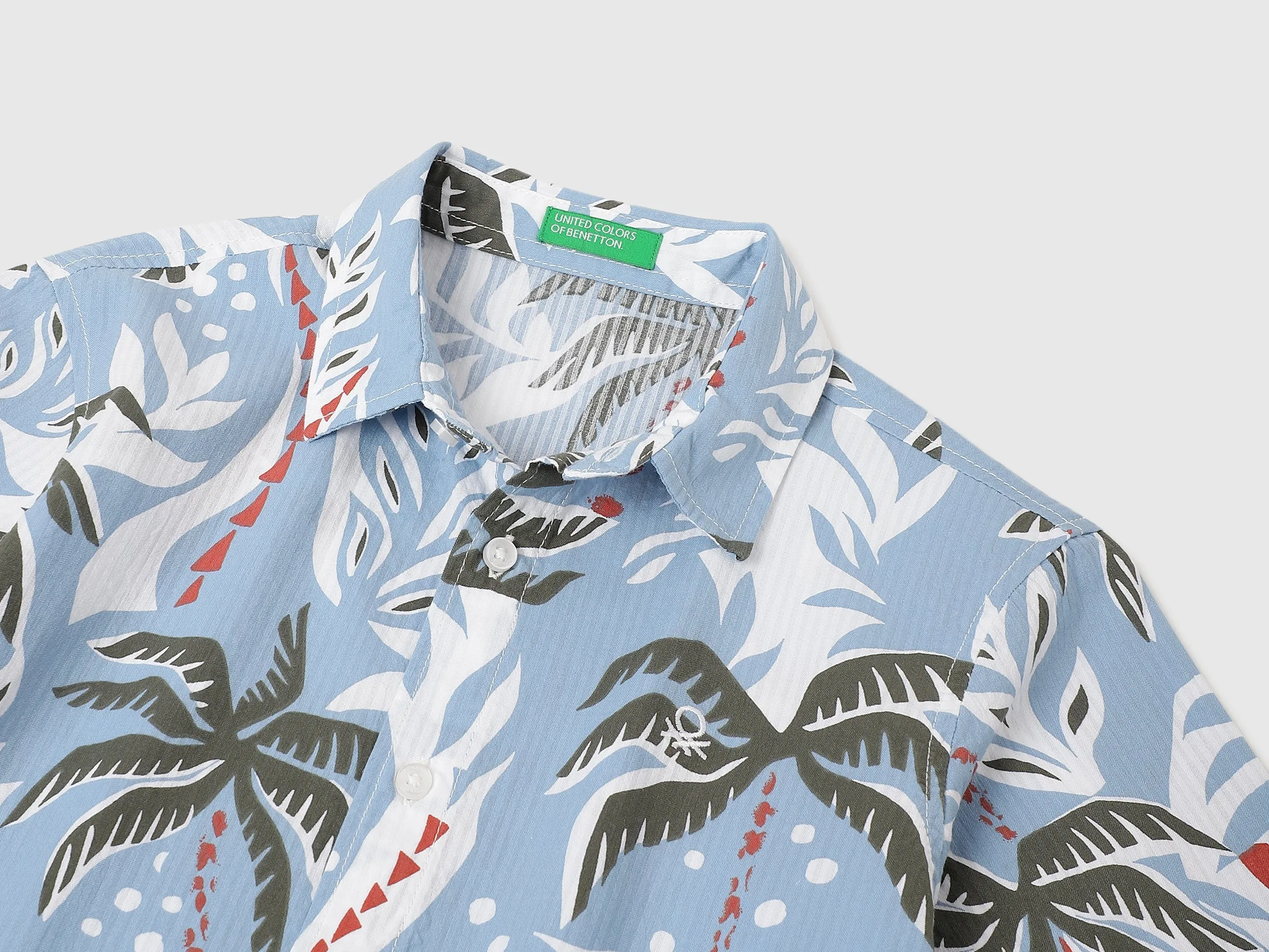Regular Fit Spread Collar Seersucker Tropical Shirt