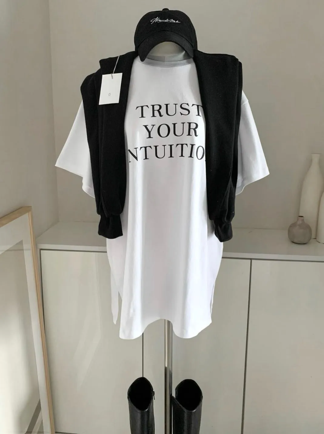 Round neck Long Slit T-shirt