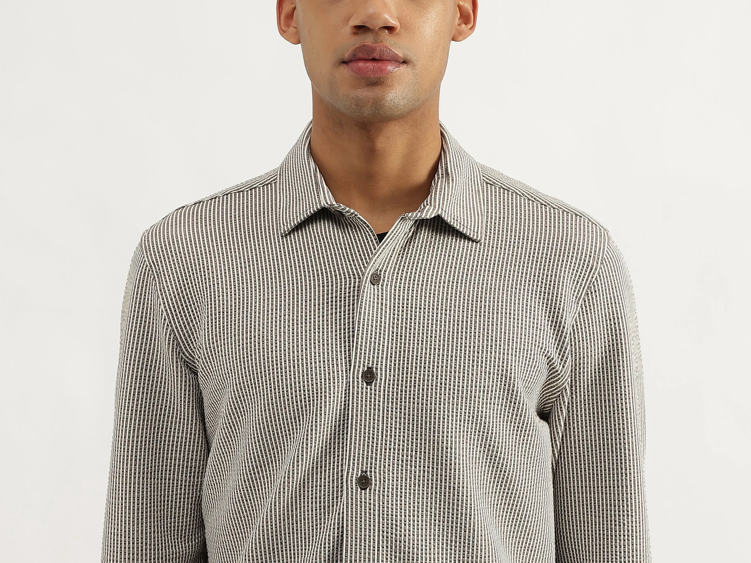 Slim Fit Spread Collar Seersucker Stripes Shirt